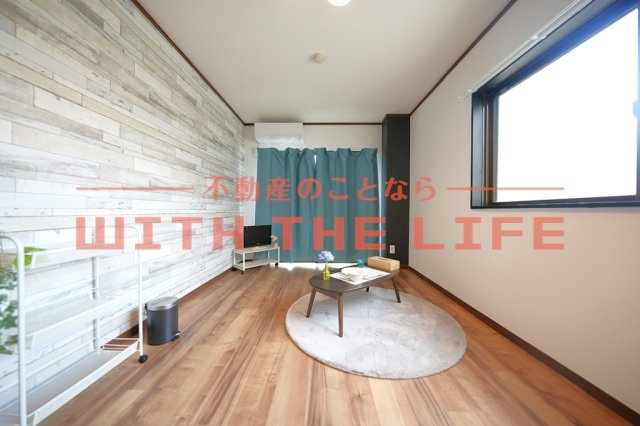 オーシャンハイツ【キャッシュバック対象物件】の内装|明るい室内です