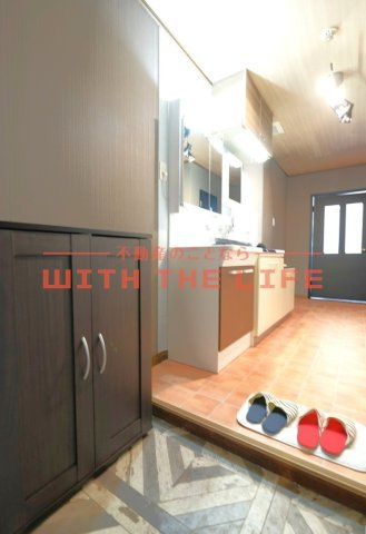 オーシャンハイツ【キャッシュバック対象物件】の玄関|シンプルで使いやすい玄関です