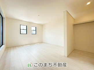 【洋室】 | LiveleGarden.S下野石橋　1号棟 | 南向きで陽当たりの良い洋室♪風通しもよく快適です☆
