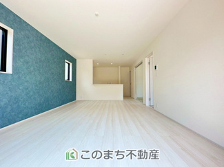 【居間・リビング】 | LiveleGarden.S下野石橋　1号棟 | 時間のゆとりと空間、暖かな陽光がもたらす光と風を独占してください。新しい暮らしが始まります。
