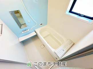 【浴室】 | LiveleGarden.S下野石橋　1号棟 | お子様と一緒にバスタイムを楽しめる広々空間。浴室乾燥機付で心地よいバスタイムを実現します♪

