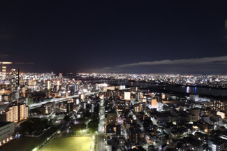 【展望】 | グランドメゾン新梅田タワー THE CLUB RESIDENCE | 【スカイテラスからの夜景】ここだけにあるロケーションを活かす。タワーの概念を変える圧巻のステージ！