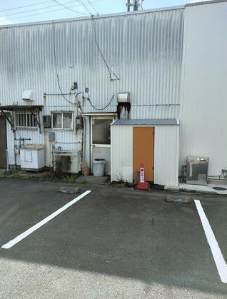 知多市南粕谷３丁目貸店舗の駐車場