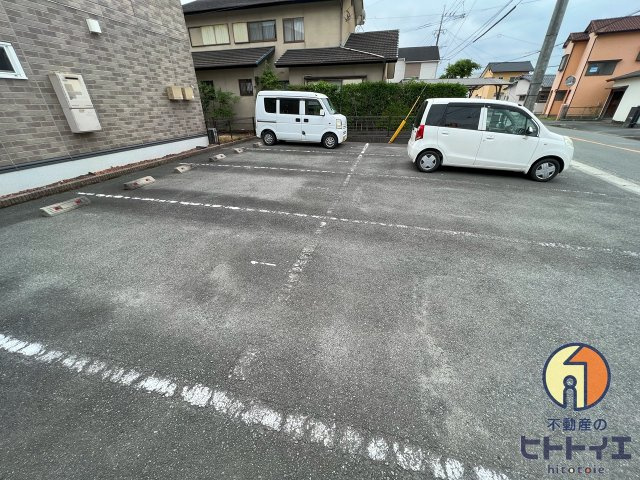 ガナドールの駐車場