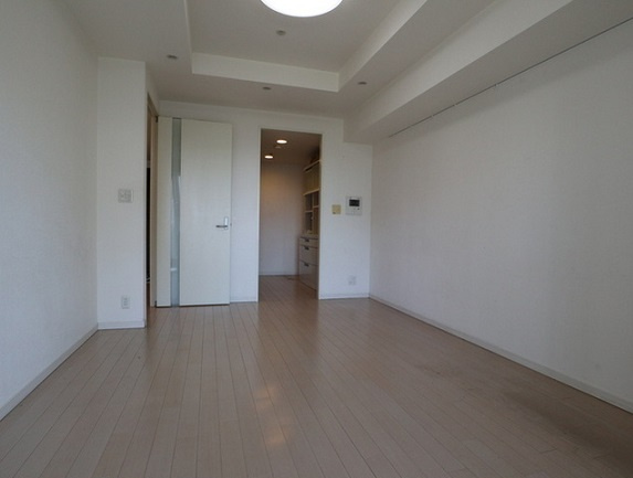 港区芝４丁目の賃貸マンションの居間・リビング