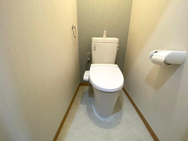 伊丹春日丘アーバンコンフォートＡ棟のトイレ|温水洗浄便座で冬でも快適にお使いいただけます！