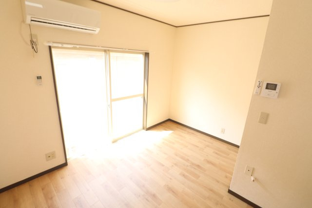 パレス桂の居間・リビング