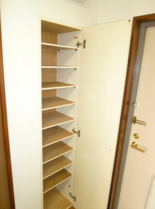 江崎ガーデンビルの収納