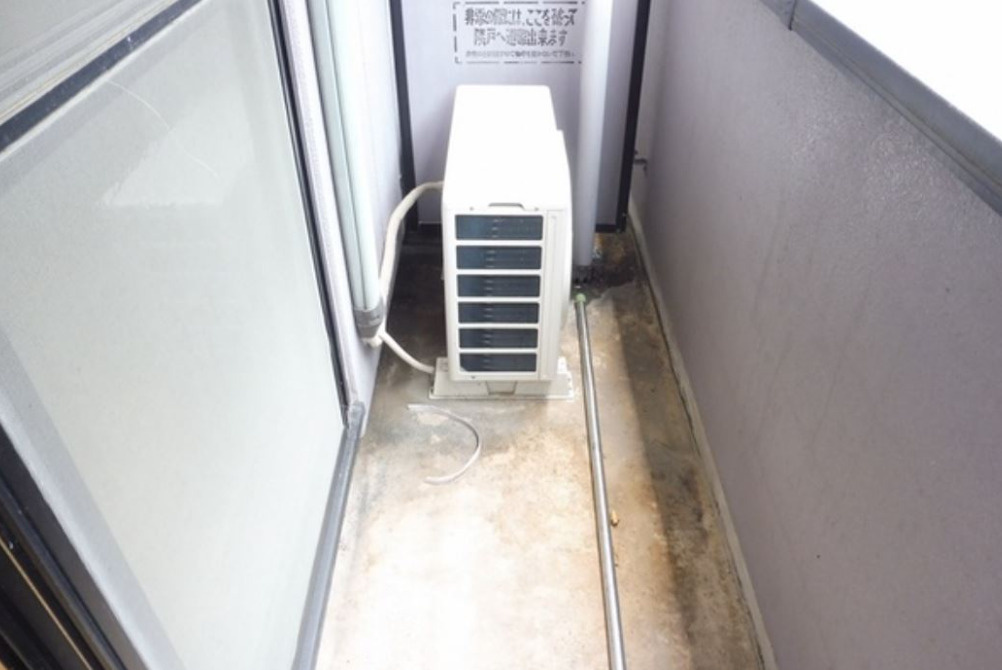 江崎ガーデンビルのバルコニー