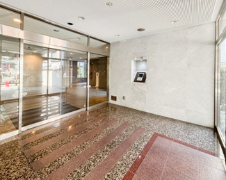 【エントランス】 | グランフラッツ北千住：オートロック付きなのでセキュリティも安心♪