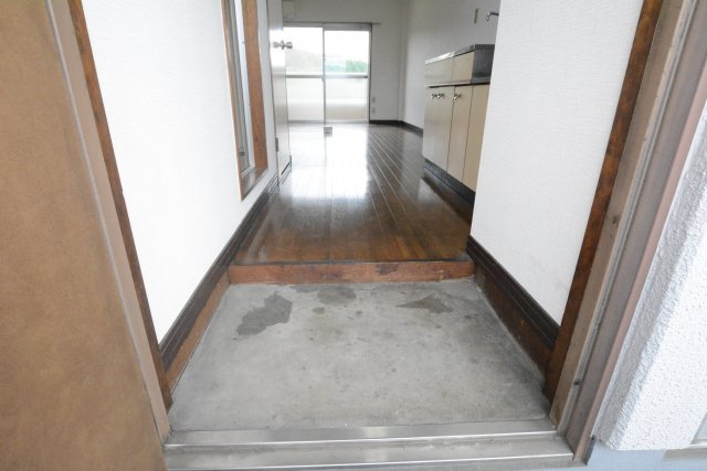 コーポラスKの玄関