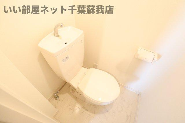 グランコンフォール本千葉Ⅱのトイレ|落ち着いた色調のトイレです