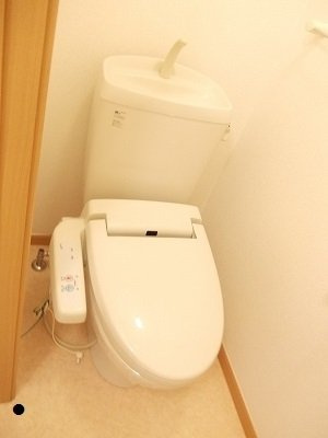 セナ　アイランド　Ｂのトイレ|清潔感のあるトイレです