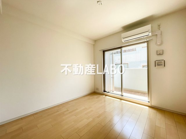 アドバンス大阪グロウスの居間・リビング