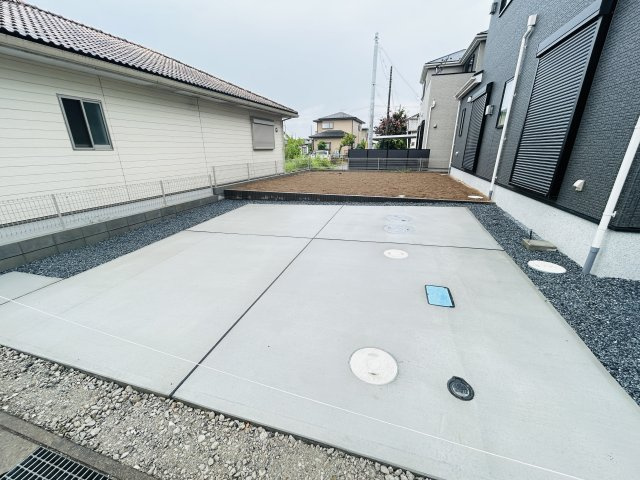 新築　高崎市箕郷町矢原24-1期　LIGNAGE　１号棟の駐車場|現地写真　駐車スペースは並列3台分可能です！
