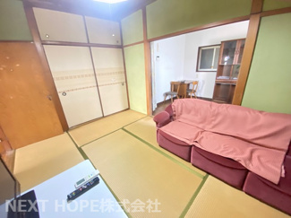 【和室】 | 尼崎市富松町1丁目中古戸建 | １階キッチン横の和室６帖です♪