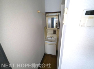【独立洗面台】 | 尼崎市富松町1丁目中古戸建 | 洗面化粧台です♪お好きなリフォームを楽しんでみませんか？