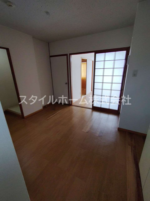 【居間・リビング】 | パークサイド西小鷹野Ⅱ | イメージ写真です。