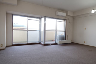 【居間・リビング】 | 琵琶湖アーバンリゾートⅡ番館