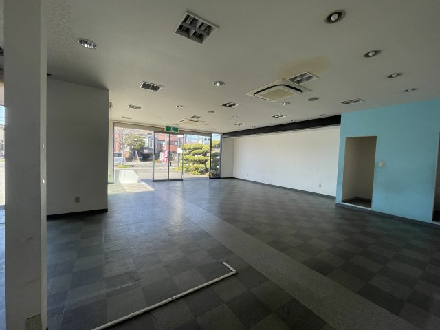 久喜市青葉３丁目の店舗事務所の内装