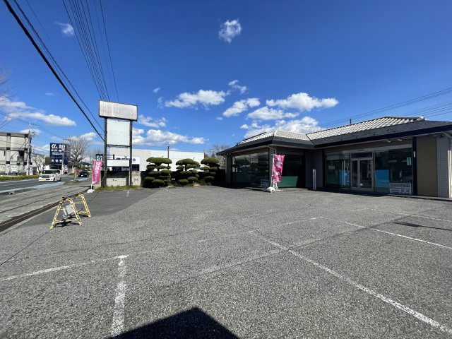 久喜市青葉３丁目の店舗事務所の駐車場