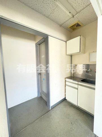 久喜市青葉３丁目の店舗事務所のキッチン