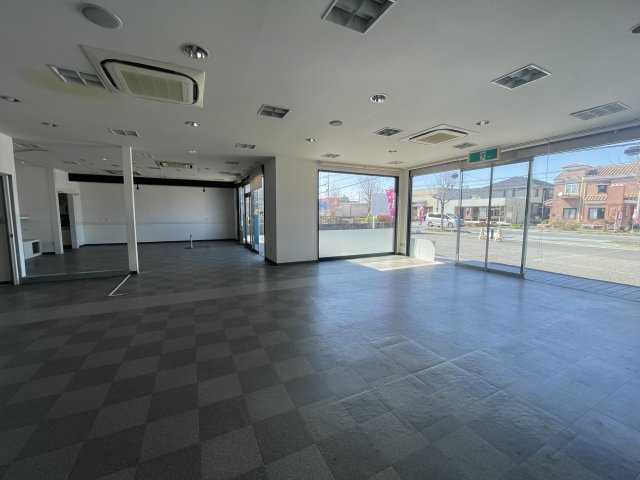 久喜市青葉３丁目の店舗事務所の内装