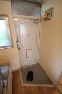 サンセイコーポの玄関|落ち着いた玄関です