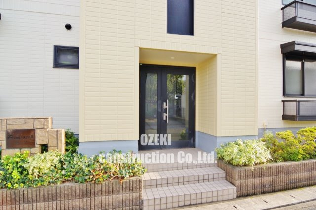 プリムローズⅡのエントランス