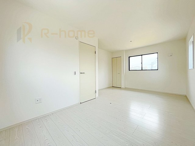 取手市白山6期　新築戸建て　1号棟の洋室|ライフスタイルに合わせて間仕切り対応可能な洋室！
たっぷりの日差しと心地よい風が舞い込む住まい♪