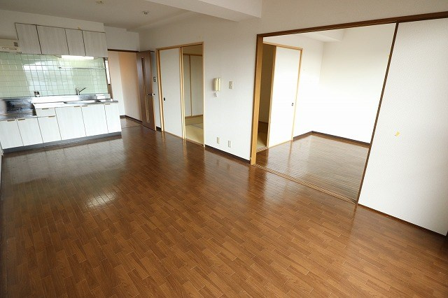 寝屋川市日之出町の賃貸マンション
