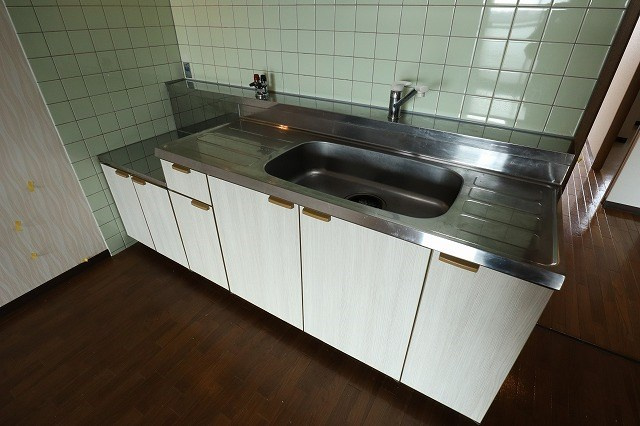 寝屋川市日之出町の賃貸マンションのキッチン