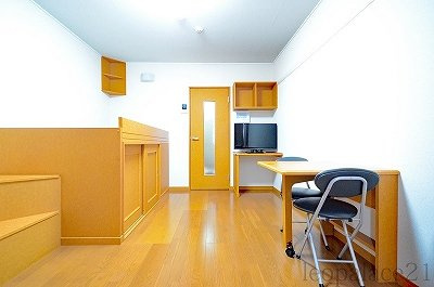 レオパレス美リーフ　Ⅱの居間・リビング