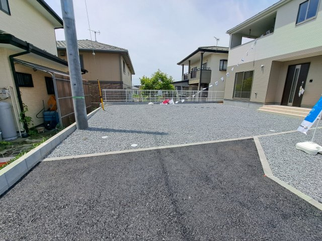 新築　みどり市笠懸町阿左美第６　クレイダルガーデン　3号棟の駐車場|現地写真　駐車スペースは並列3台分可能です！
