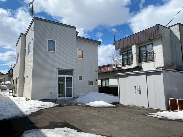 川上郡弟子屈町中央2丁目の外観