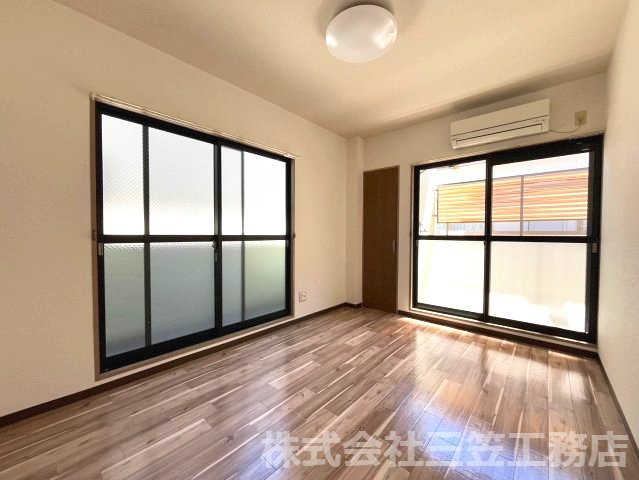 グランエスポワールの居間・リビング|2面採光の明るいお部屋です