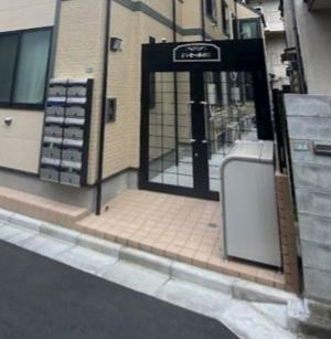クレセール中野のエントランス