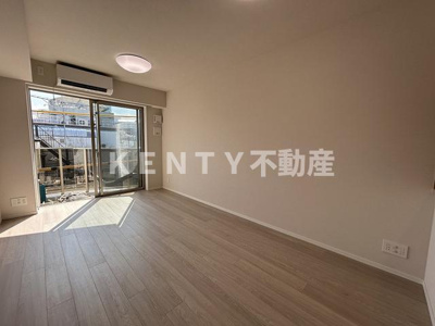 【居間・リビング】 | クラリティア横濱反町 | こちらの居間で趣味の時間をお楽しみください