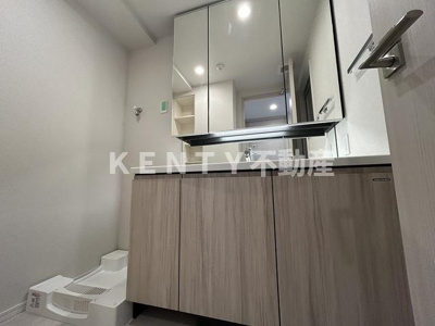 【独立洗面台】 | クラリティア横濱反町 | 朝の支度にも助かる、独立の洗髪洗面化粧台