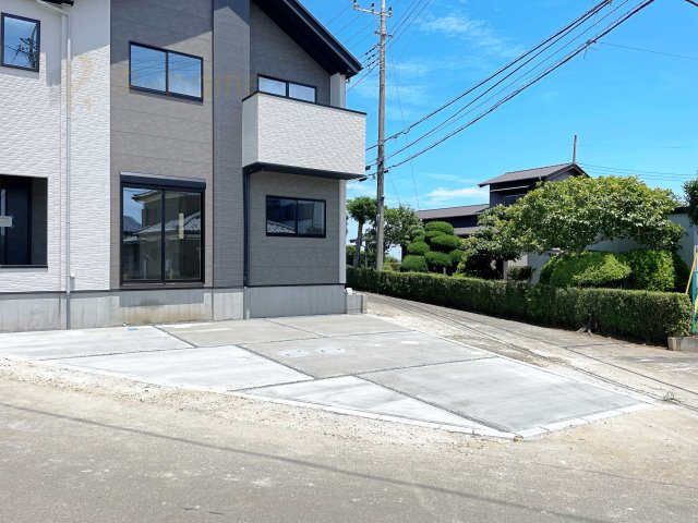 取手市駒場4期　新築戸建て　1号棟の駐車場|カースペースは2台お停めいただけます♪