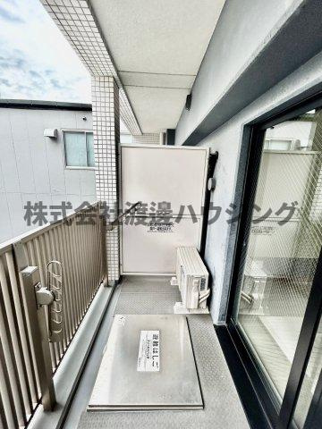 ルナコート江坂のバルコニー