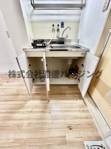 キャロル江坂のキッチン|キッチン収納