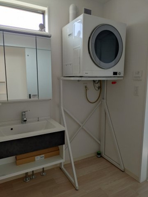 【洗面所】 | 高知市一ツ橋町2丁目　新築売家　3LDK | 洗面所　ガス衣類乾燥機