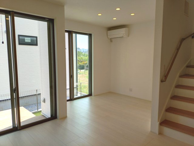 【居間・リビング】 | 高知市一ツ橋町2丁目　新築売家　3LDK | リビング