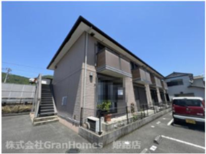 ジュネス谷川の外観