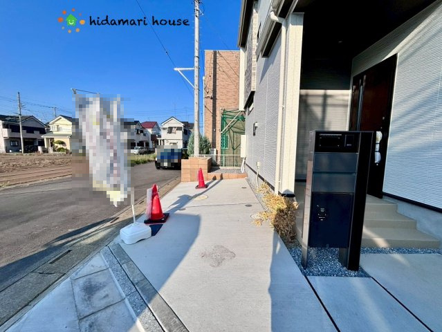 上尾市小泉2丁目　新築戸建　ブルーミングガーデン01の駐車場