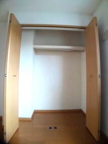 オーブ　メゾン　アミナ　Ａ棟の収納