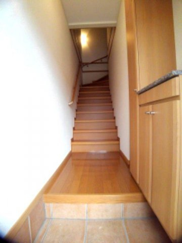 オーブ　メゾン　アミナ　Ａ棟の玄関