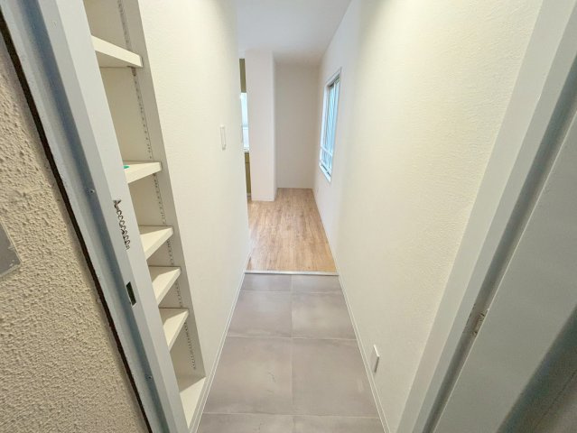 二宮マンションの玄関