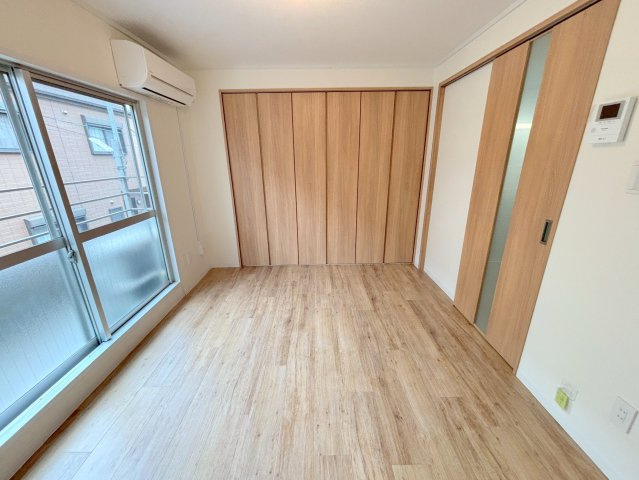 二宮マンションの洋室